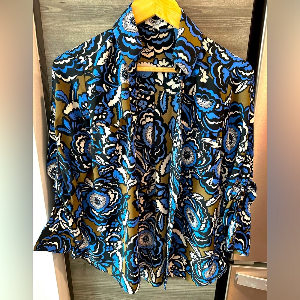 Express Portofino Shirt. Size small.